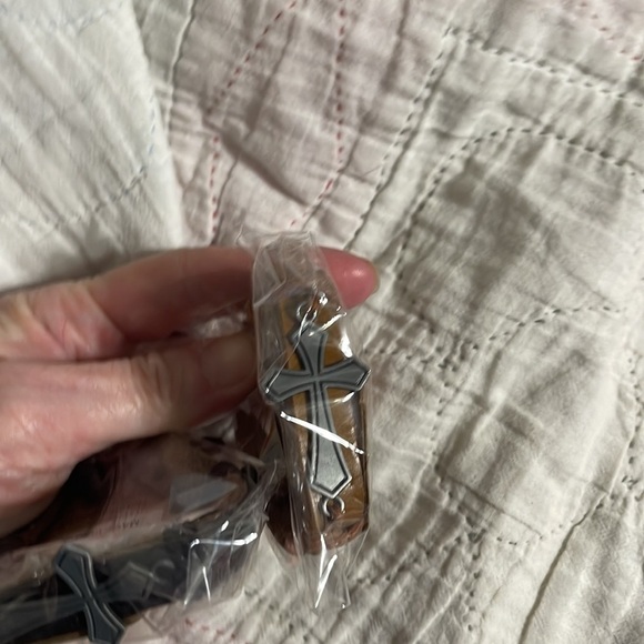 💛Real leather band sideways cross bracelets - Picture 3 of 4